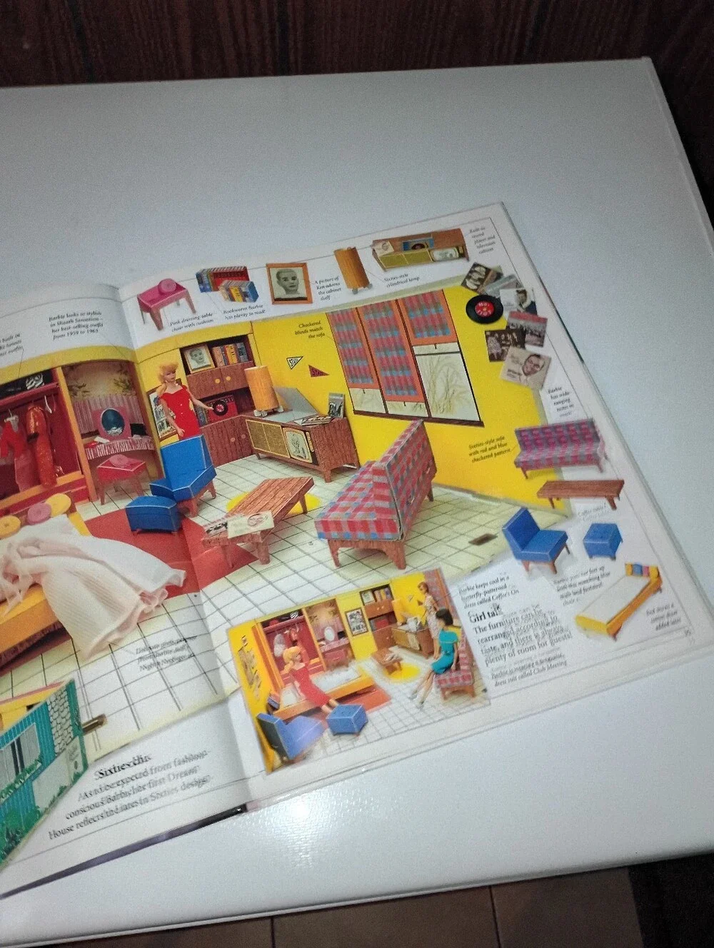 Barbie DK  Fashion Guide Book